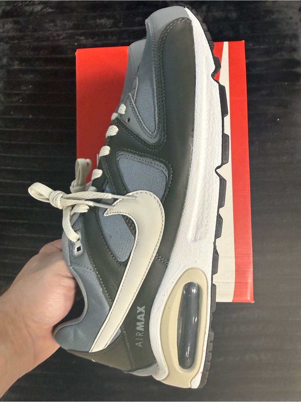 Nike Men’s Air Max command- Grey/Black/White never tried on.